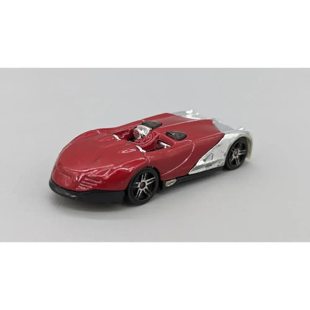 Mattel Hot Wheels 2004 Red & Silver Xtreemster 1:64 Diecast Car